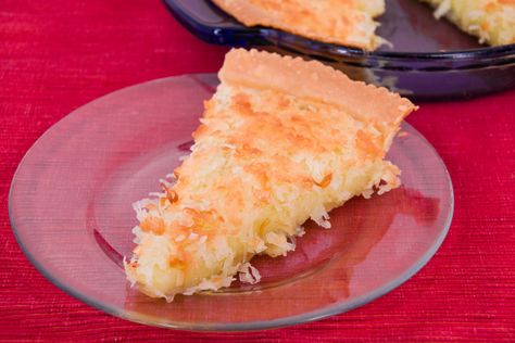 Coconut Custard Pie: Make a Copycat Version of Entenmann's Classic Pie Pineapple Coconut Pie Recipe, Coconut Cream Pie Easy, Egg Custard Pie, Coconut Pie Recipe, Custard Pie Recipe, Coconut Custard Pie, Coconut Pie, Coconut Custard, Popular Desserts