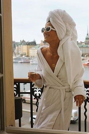 Sunglasses , Robe , Profile Lifestyle , Chic , Paris , Siene , Hotel , France , Fashion Towel Series, Shotting Photo, Shooting Photo, Insta Photo, Photo Instagram, Photography Inspo, Photo Inspiration, Balcony, Photography Poses