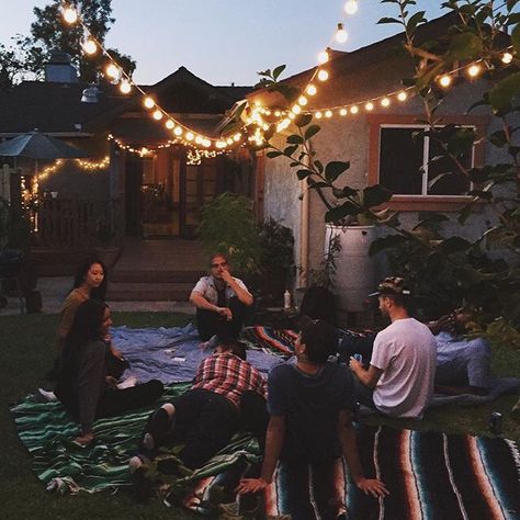 Fotos Goals, Summer Goals, Summer Bbq, Summer Bucket Lists, Summer Bucket, Teenage Dream, A Blanket, Summer Nights, A Group