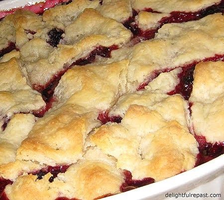 Delightful Repast: Blackberry Cobbler with No-Roll Pie Crust Old Fashioned Blackberry Cobbler, Pie Crust Dessert, Pie Crust Top, Berry Cobbler Recipes, Cobbler Crust, Blackberry Cobbler Recipe, Cobbler Recipes Easy, Blackberry Pie, Blackberry Recipes