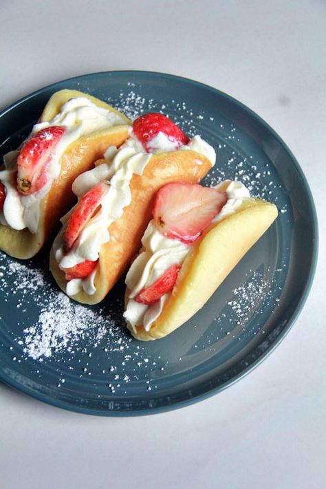 Condensed Milk Whipped Cream, Best Strawberry Recipes, Pancake Tacos, Dessert Strawberries, Fresh Strawberry Recipes, Easy Taco Soup, Taco Party, Bread Recipes Sweet, Asian Desserts