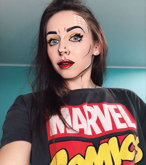 Comic Book Character Makeup, Comic Costumes Pop Art, Comic Style Makeup, Comic Book Face Paint, Pop Art Face Makeup, Pop Art Makeup Halloween, Pop Art Costume Outfit, Comic Makeup Pop Art, Comics Makeup Pop Art