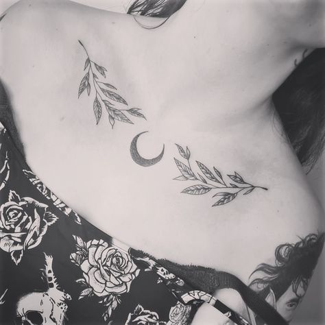 Witchy Collar Bone Tattoo, Moon Collar Bone Tattoo, Leaf Collar Bone Tattoo, Bone Tattoo, Henna Ideas, Tattoo Board, Bone Tattoos, Collar Bone Tattoo, Collar Bone