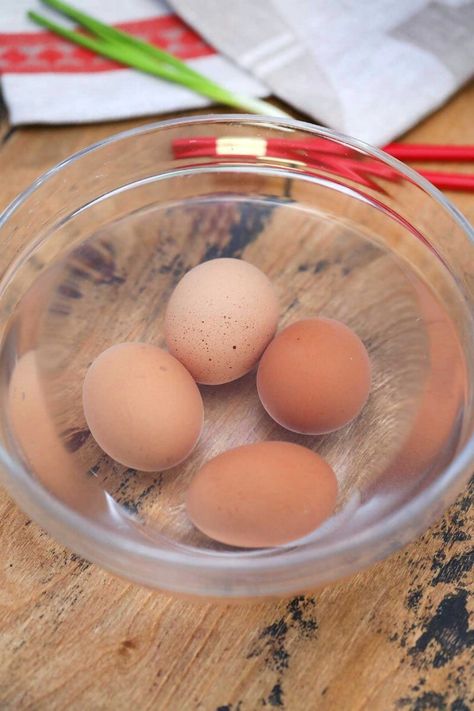 Egg Test For Freshness, Egg Test, How To Make A Poached Egg, Perfect Poached Eggs, Farm Eggs, Ramen Recipes, Farm Fresh Eggs, Egg Carton, Fresh Eggs