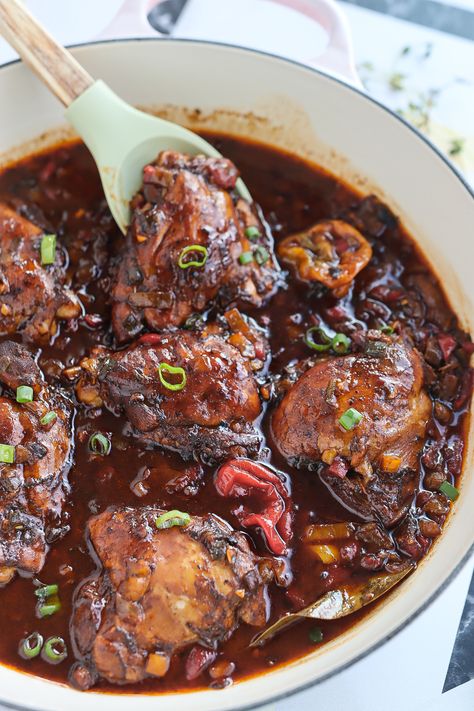 Jamaican Brown Stew Chicken - Cooking With Claudy Stew Fish Recipe Jamaican, Stewed Chicken Jamaican, Jamaican Brown Stew, Jamaican Brown Stew Chicken, Jamaican Oxtail, Jamaican Curry Chicken, Brown Stew Chicken, Stew Chicken, Chicken Cooking