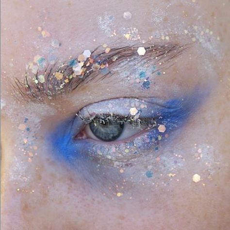 Eyeshadow Tips, Catty Noir, Creative Makeup Looks, Festival Makeup, Fantasy Makeup, Glitter Makeup, Eye Art, Glam Makeup, Creative Makeup