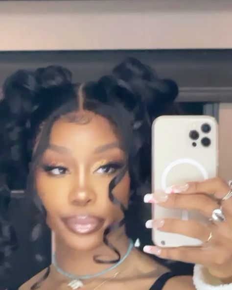 SZA on Instagram: “Kicked myself out the algorithm 🪲” Sza Instagram, Pink Heart Emoji, Musk Oil, Heart Mirror, First Perfume, Some Body, Hair Perfume, Foot Cream, Body Mist