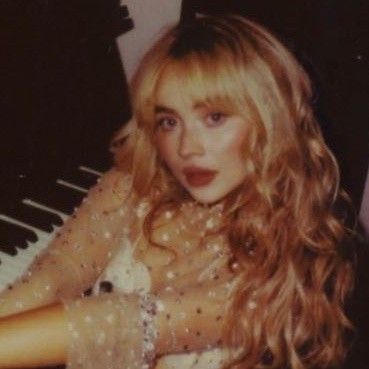 Sabrina Carpenter Pfp, Sabrina Icons, Picture Icon, Golden Girl, Shiny Hair, Lady And Gentlemen, Just Girly Things, Sabrina Carpenter, Perfect Body