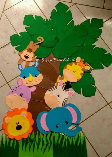 Jungle Theme Classroom, Ideas For Baby Shower, Decoration Birthday Party, Idee Babyshower, Jungle Theme Birthday, Jungle Safari Party, Ideas Baby Shower, Safari Birthday Party, Door Decorations Classroom