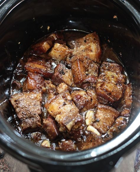 Phillipino Recipes, Filipino Dinner, Slow Cooker Pork Belly, Filipino Pork Adobo, Pork Adobo Recipe, Filipino Adobo, Slow Cooker Recipes Pork, Pinoy Foods, Pork Adobo