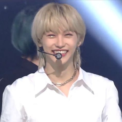 felix with white top
felix smile
felix adorable smile Felix Smile, Felix Sunshine, Smile Icon, Pretty Angel, Lee Felix, Kids Icon, Han Jisung, Felix Stray Kids, Ji Sung