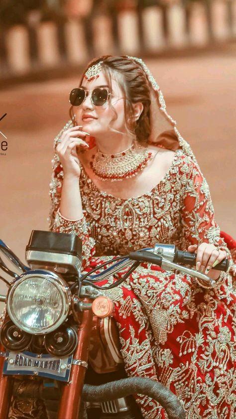 Rabica Khan, Shadi Pose, Dulhan Dp, Shadi Pic, Wedding Dp, Eid Photography, Black Mask Aesthetic, Bridal Makeup Videos, Gentle Feminine