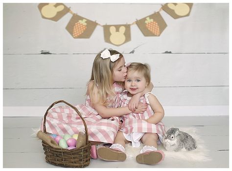 Kids Easter Pictures, Holiday Baby Pictures, Easter Family Pictures, Baby Easter Pictures, Easter Mini Session, Sibling Pictures, Easter Photoshoot, Easter Photography, Sibling Love