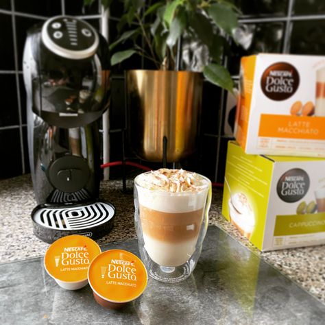 Monin Syrup, Pumpkin Spiced Latte, Nescafe Dolce Gusto, Pumpkin Spice Syrup, Coffee Pods, Pumpkin Spice Latte, V60 Coffee, Coffee Recipes, Whipped Cream