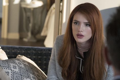 Bella Thorne Hair, Hairstyle Korean, Bella Throne, Famous In Love, Ginger Hair Color, Redhead Beauty, Bella Thorne, Ginger Hair, Woman Face