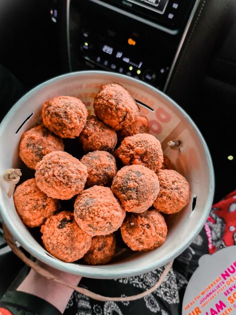 Dunkin Donut Munchkins, Donut Butternut, Dunkin Donut Choco Butternut, Choco Butternut Donut, Choco Butternut Munchkins, Butternut Munchkins, Dunkin Munchkins, Dunkin Donuts Aesthetic, Choco Butternut