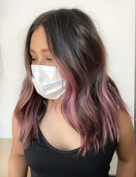 Pink Hair Streaks Light Brown, Subtle Pink Highlights In Black Hair, Pink Red And Brown Hair, Highlights In Brown Hair Color Streaks, Shoulder Length Hair With Pink Highlights, Face Frame Purple Hair, Pink Hair With Brunette, Brunette Pink Peekaboo, Hair Dye Ideas Pink Highlights