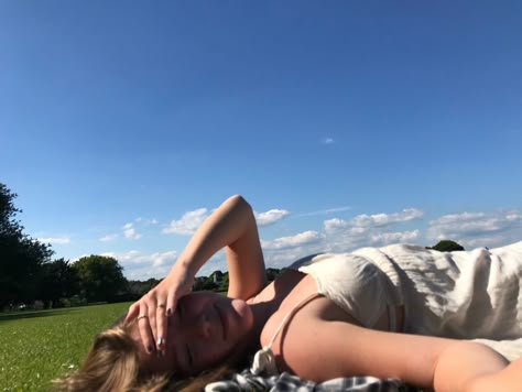 Laying Outside Aesthetic, Laying In The Sun Aesthetic, Laying In The Grass Aesthetic, Person Laying Down Reference, Laying In The Sun, Slow Summer, Summer Moodboard, Summer Vision, Sun Aesthetic