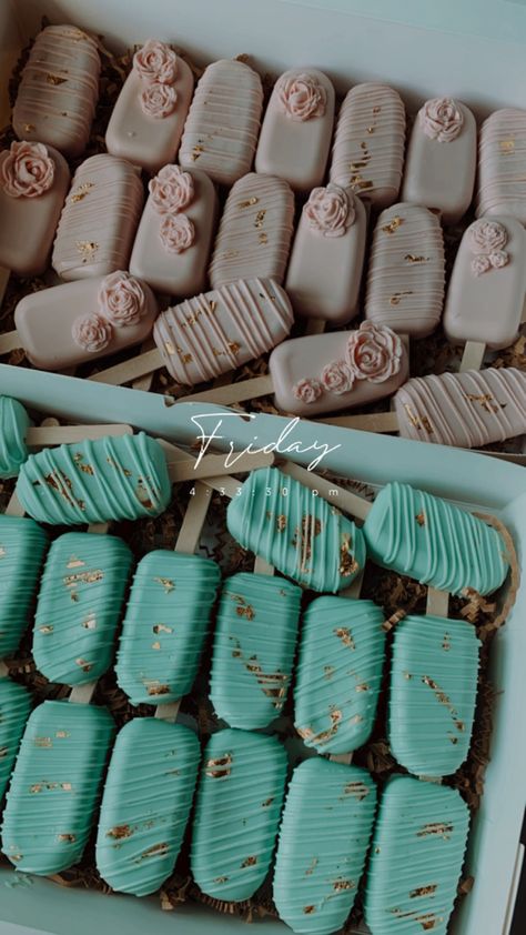 Gender Reveal Cakesicles Ideas, 21st Birthday Cakesicles, Gender Reveal Cakesicles, Cake Sickles, Pastel Bakery, Gender Reveal Cake Pops, Turquoise Cake, Popsicles Cake, Cake Popsicles