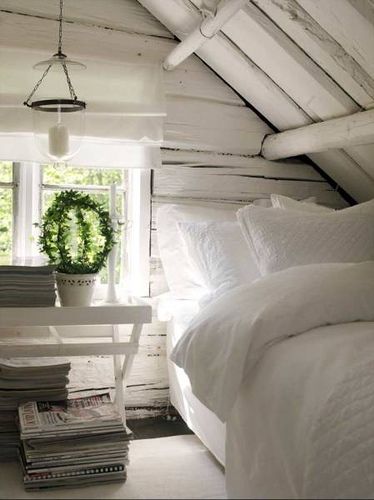 White painted log cabin attic bedroom + shabby chic + vintage + beachy + bungalow + country ..+ rustic + skona hem white on white | Flickr - Photo Sharing! Beachy Bungalow, Shabby Chic Decorating, Loft Inspiration, White Bed, White Sheets, Attic Bedroom, Attic Rooms, Dreamy Bedrooms, White Rooms