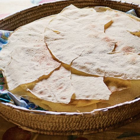 Want to live to 100? You can start by making these Sardinian flatbread on the daily. A recipe from Blue Zones Kitchen: 100 Recipes to Live to 100. Sardinia Recipes, Sardinian Recipes, Sardinia Food, Blue Zone Recipes, Blue Diet, Sardinian Food, Baking Savory, Zone Diet Recipes, Baking Pan Sizes