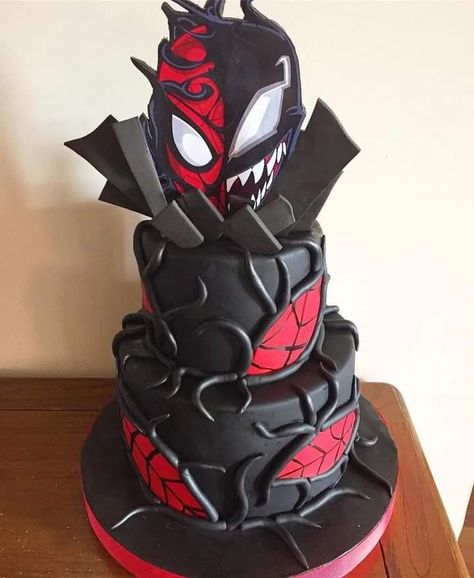 Half Venom Half Spiderman, Spiderman Venom Cake, Avengers Cake Design, Venom Cake, Venom Birthday, Cake Spiderman, Avengers Cake, Venom Marvel, Marvel Cake