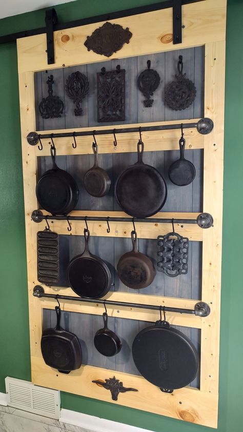 Cast iron cookware display