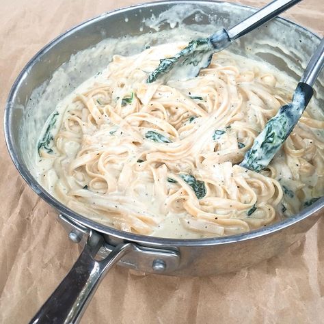 A replication of the Olive Garden dish. Balsamic marinated steak tops a creamy Parmesan and gorgonzola alfredo pasta. Tossed with spinach and sundried tomatoes. Great recipe for date night and bringing the restaurant home. Copycat Olive Garden Steak Gorgonzola Alfredo | Three Olives Branch #copycatrecipe Olive Garden Steak Gorgonzola Recipe, Florentine Sauce, Steak Gorgonzola Alfredo, Gorgonzola Alfredo, Savoury Sauces, Steak Gorgonzola, Gorgonzola Pasta, Work Lunch Recipes, Mood Boosting Foods