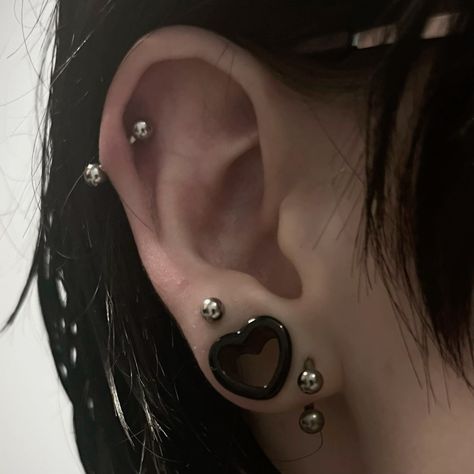 Goth Piercings Ear, Tripple Helix Ear Piercings Spikes, Gauges With Second Piercing, Cute Plugs Ears, Cute Stretched Ears, 12mm Stretched Ears, Small Stretched Ears Aesthetic, Stretched Ears Heart, Earring Set Up