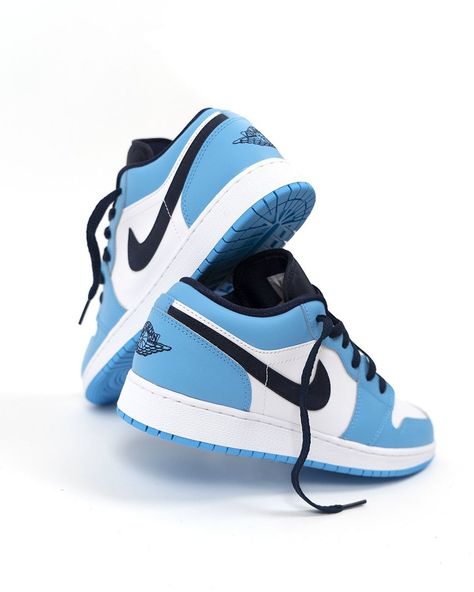 Sneaker Nike, Sneaker Lovers, Hot Sneakers, Nike Store, The Hype, Sneakers Outfit, Nike Dunk, Nike Adidas, Nike Dunks