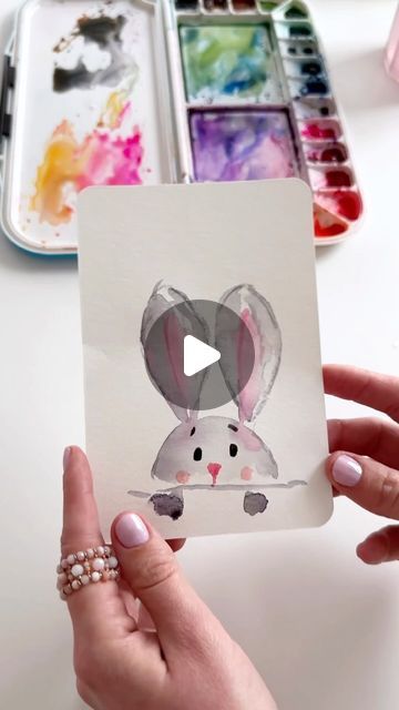 5-minute Easter watercolor card: so fun and easy! 🐰🌸 #watercolor #watercolorpainting #watercolortutorial #greetingcards #easter #ea... | Instagram Easy Card Painting Ideas, Easy Bunny Watercolor, Easy Watercolour Card Ideas, Watercolor Bunny Easy Tutorial, Watercolor Bunnies Easy, Baby Shower Watercolor Card, Watercolor Cat Easy, Watercolor Baby Cards, Easter Watercolor Cards