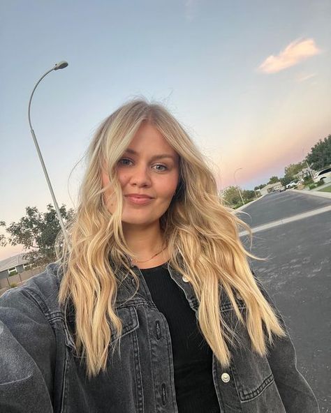 BELLA (Weems) LAMBERT on Instagram: "Life lately ❤️ feeling so grateful ❤️" Bella Lambert Instagram, Bella Lambert, Life Lately, Arizona Usa, June 17, Instagram Life, So Grateful, Arizona, Hair Color