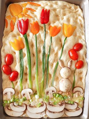 Focaccia Painting, Easter Focaccia Bread, Easter Foccacia Bread, Spring Focaccia Bread, Foccacia Bread Recipes Art, Foccacia Bread Art Spring, Flower Focaccia Bread, Foccacia Bread Decorating, Focaccia Bread Designs