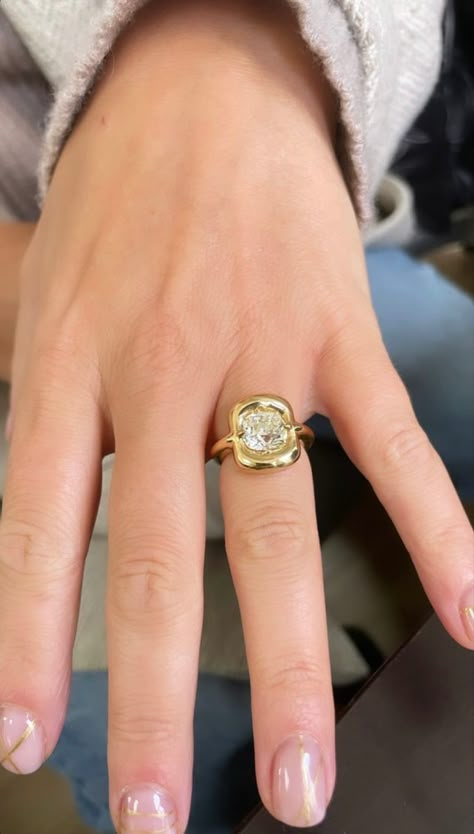 Chunky Gold Band Engagement Ring, Inset Wedding Rings, Unique Bezel Settings, Funky Wedding Ring, Chunky Gold Wedding Rings, Mixed Stone Engagement Ring, Maximalist Wedding Ring, Thick Bezel Engagement Ring, Chunky Bezel Engagement Ring