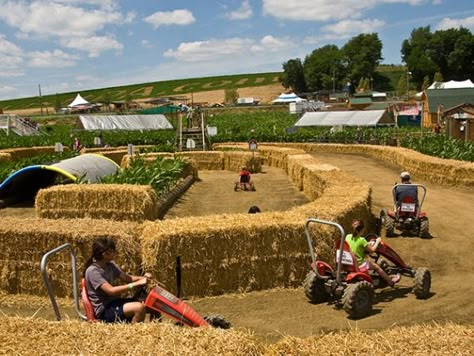 20 Family Attractions in Lancaster, PA | Discover Lancaster Pumpkin Patch Decor, Country Games, Amish Village, Pumpkin Patch Ideas, Pumpkin Patch Farm, Weekend Family Getaways, Amish Farm, Water Playground, Patch Ideas