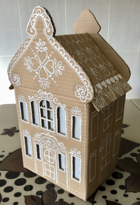 Gingerbread House Cardboard, Cardboard Christmas House, Cardboard Gingerbread, Cardboard Gingerbread House, Gingerbread Christmas Decor, Gingerbread House Decorations, Noel Diy, Xmas Deco, Cardboard House