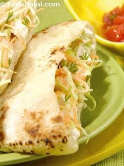 Pita Bread Fillings, Snacks Low Calorie, Cheese Pita, Pita Pocket Recipes, Low Calorie Recipes Snacks, Healthy Indian Snacks, Pockets Recipe, Feast Of Unleavened Bread, Healthy Starters