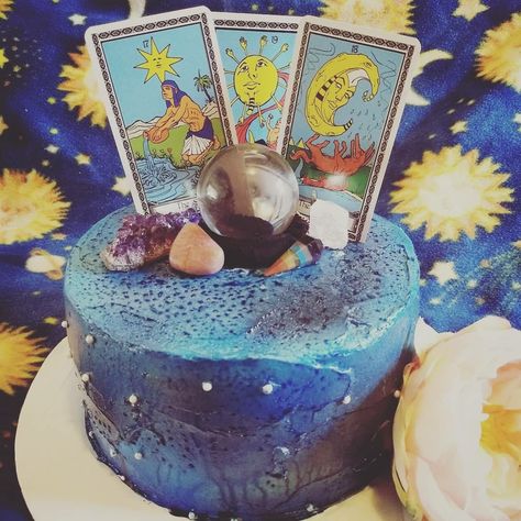 Spiritual Cake Designs, Spiritual Cake, Seance Party, Mystic Cakes, Witch Cake, 17 Birthday Cake, 18th Birthday Party Themes, Buttercream Cake Designs, Gold Birthday Cake