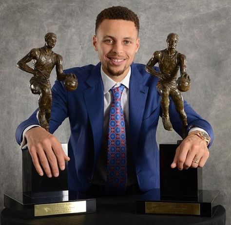 Warriors Guard Stephen Curry. Back-to-back MVP 2015 & 2016 Ryan Curry, Seth Curry, Curry Nba, Wardell Stephen Curry, Splash Brothers, Nba Mvp, Warriors Basketball, Basketball Is Life, Sports Figures