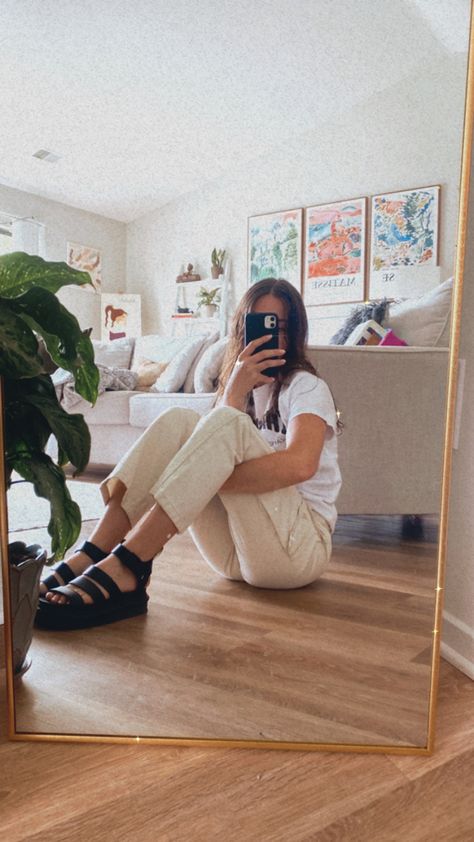 Doc Marten Sandals Outfit Aesthetic, Doc Sandals Outfit Summer, White Dr Martens Sandals Outfit, Doc Marten Sandal Outfits, Docs Sandals Outfit, Doc Martens Blaire Sandals Outfit, Dr Martens Outfit Summer Sandals, Doc Martens Sandals Outfit Summer, Voss Sandals Outfit