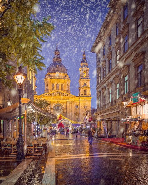 On the way to the Christmas fair at the Basilica ... ... #budapest #cityscape #europe #luxury #krennimre #wonderful_places #budapesthungary… Budapest Christmas Aesthetic, Christmas In Budapest, Budapest In December, Christmas Budapest, Budapest December, Budapest Winter, Christmas Europe, Budapest Christmas Market, London Christmas Market