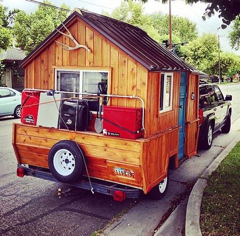 If you’ve been looking for a tiny home you can take with you, travel with, and go on adventures with. Then you might want to consider a micro cabin like this one. It still has that cabin look… Diy Camping Trailer, Camping Trailer Ideas, Camper Trailer Ideas, Boondocking Camping, Pop Up Camper Trailer, Micro Cabin, Homemade Camper, Diy Camper Trailer, Pop Up Trailer