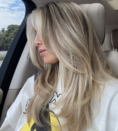 Curly Hair Color Ideas, Curly Hair Color, Blonde Hair With Roots, Perfect Blonde Hair, Ash Blonde Hair Colour, Summer Blonde Hair, Natural Curly Hair Cuts, Highlights Curly Hair, Hairstyle Curly