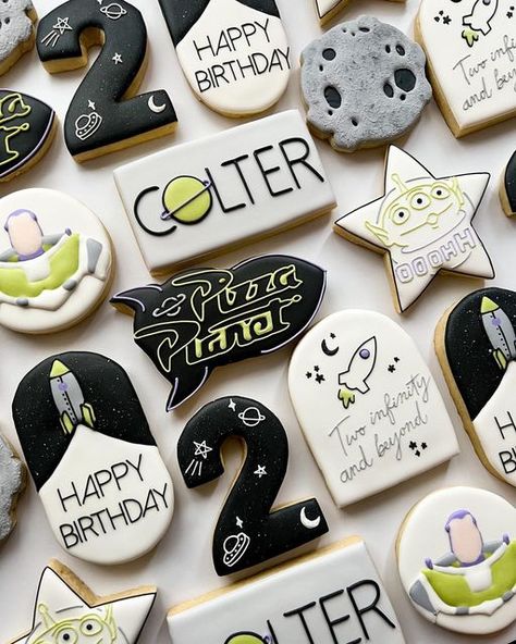 Lightyear Cookies, Buzz Lightyear Party, Toy Story Cookies, Galaxy Cake, Toy Story Cakes, Fun Party Themes, Toy Story Birthday Party, Birthday Toys, Cookie Inspiration