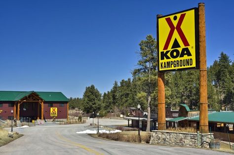 The 101 on KOA, Your New Favorite Camping Experience - ParentMap Camping Quebec, Koa Campgrounds, Rv Destination, Travel Trailer Camping, Best Campgrounds, Sunny Beach, Camping Activities, Travel Activities, Rv Parks