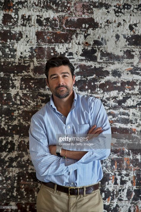 Photo Kyle Chandler, Coach Taylor, Eyes Wide Open, Friday Night Lights, Famous Men, Music Store, Dream Guy, Musical Instrument, Man Crush