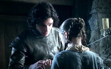 Jon Snow and Arya Battle Of Blackwater, Jon And Arya, Game Of Thrones Season 1, Lyanna Mormont, Catelyn Stark, Game Of Thrones Facts, Best Couples Costumes, Arya Stark, Fantasy Story