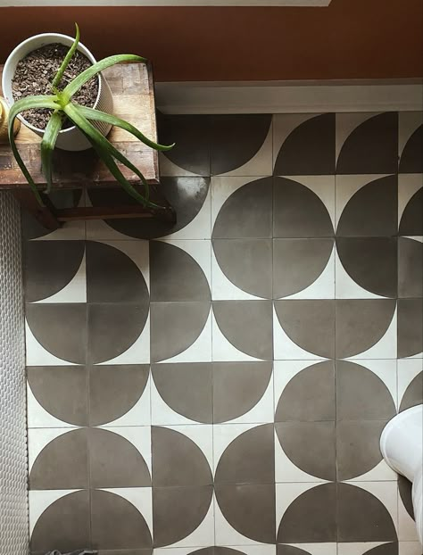 Geometric Tiles Bathroom, Fish Scale Tiles, Subway Tile Patterns, Graphic Tiles, Dreamy Decor, Abstract Tile, Tiles Ideas, Penny Round Tiles, Cle Tile