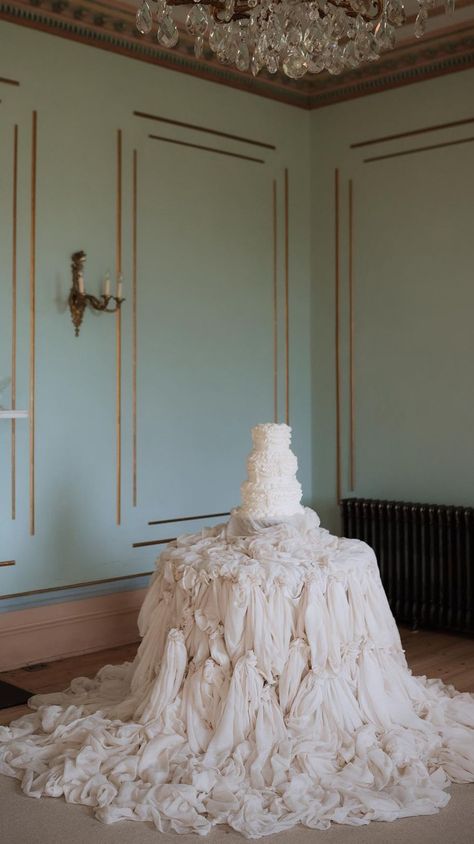 White Wedding, Wedding Cake, A Wedding, Cake, Hair, On Instagram, White, Instagram, Art