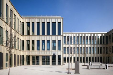 David Chipperfield Architects, Yohan Zerdoun · New gateway building at HEC School of Management · Divisare David Chipperfield Architecture, Chipperfield Architecture, Modern Appartement, David Chipperfield Architects, Rose Street, David Chipperfield, Aluminium Cladding, Future Buildings, Commercial Architecture